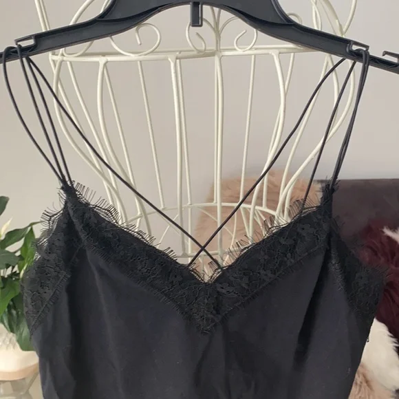 🎉 Host Pick! NWT! EXPRESS Black Lace Trim Strappy Back Tank Top - Picture 4 of 8